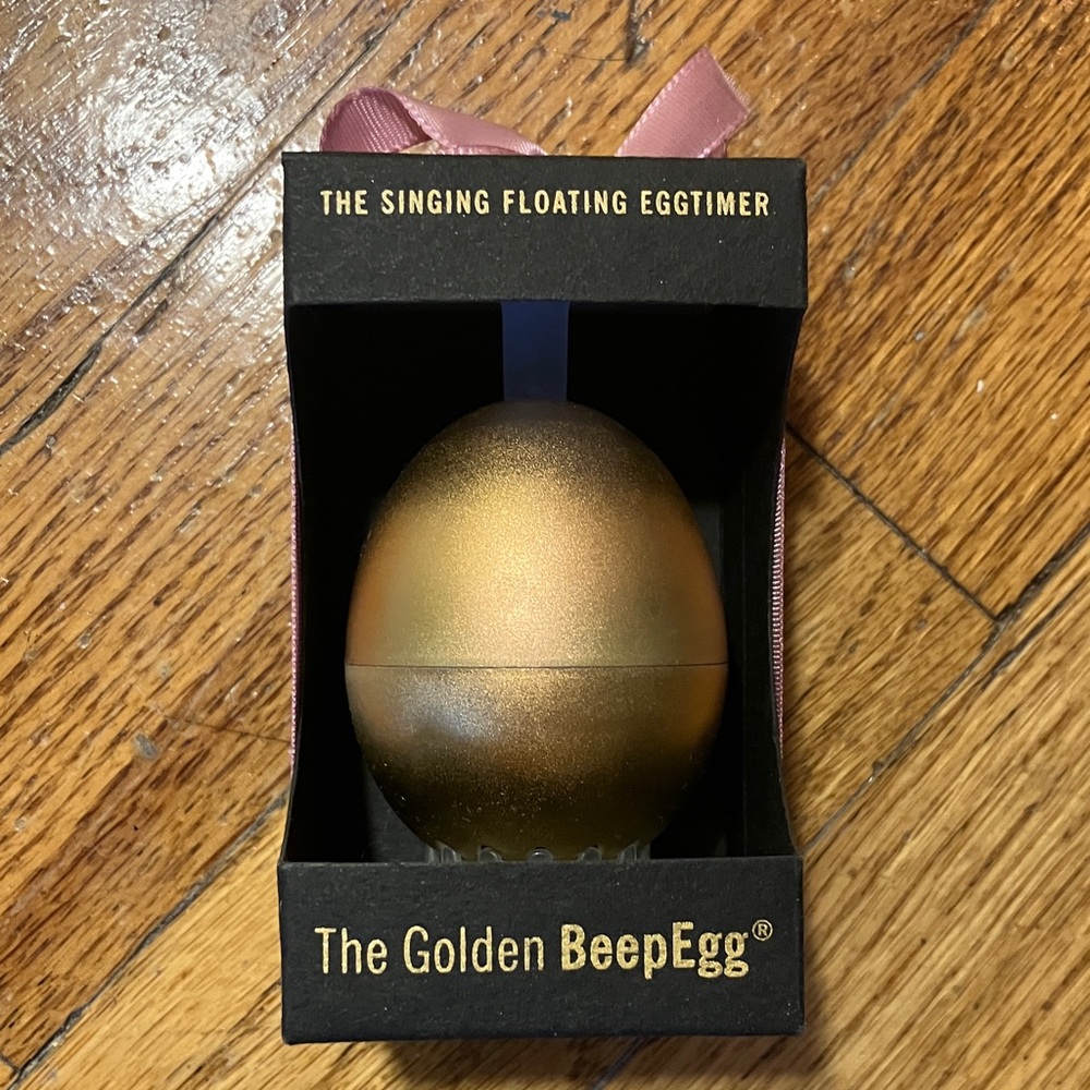 The Golden Singing Egg Timer - Gold